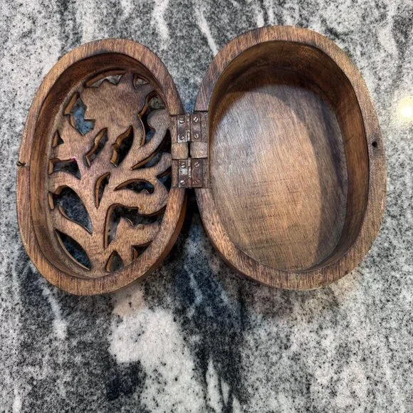 Vintage Hand Carved Potpourri or Trinket Box - Picture 8 of 9